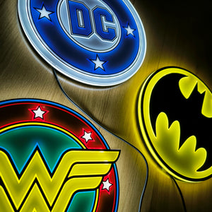 DC Classics - Wonder Woman LED Logo Light - Circular