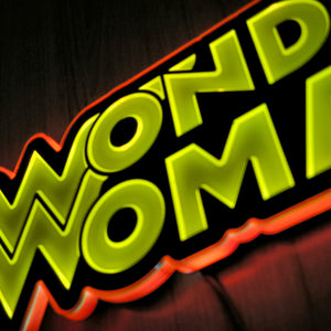 DC Classics - Wonder Woman LED Logo Light